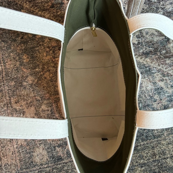 L.L. bean boat and tote medium long ANTIQUE OLIVE with zipper - Picture 3 of 8